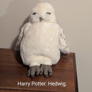 harry potter orlando studios  hedwig Owl puppet plush With Sound.  15 Inches.